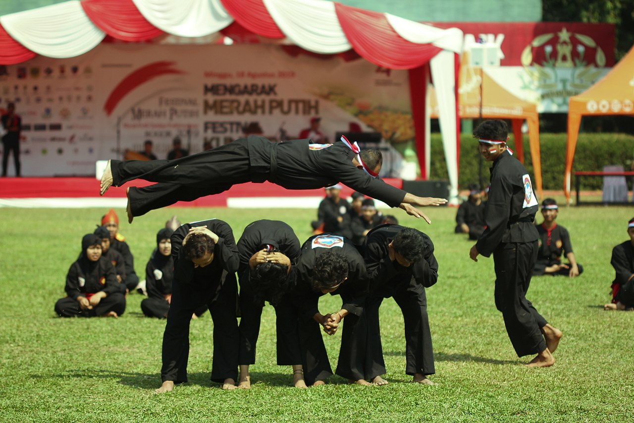 Top 30 tinh hoa văn hóa trên thế giới (P.17) Pencak silat: Môn võ truyền thống Indonesia - HỘI KỶ LỤC GIA VIỆT NAM - TỔ CHỨC KỶ LỤC VIỆT NAM(VIETKINGS)