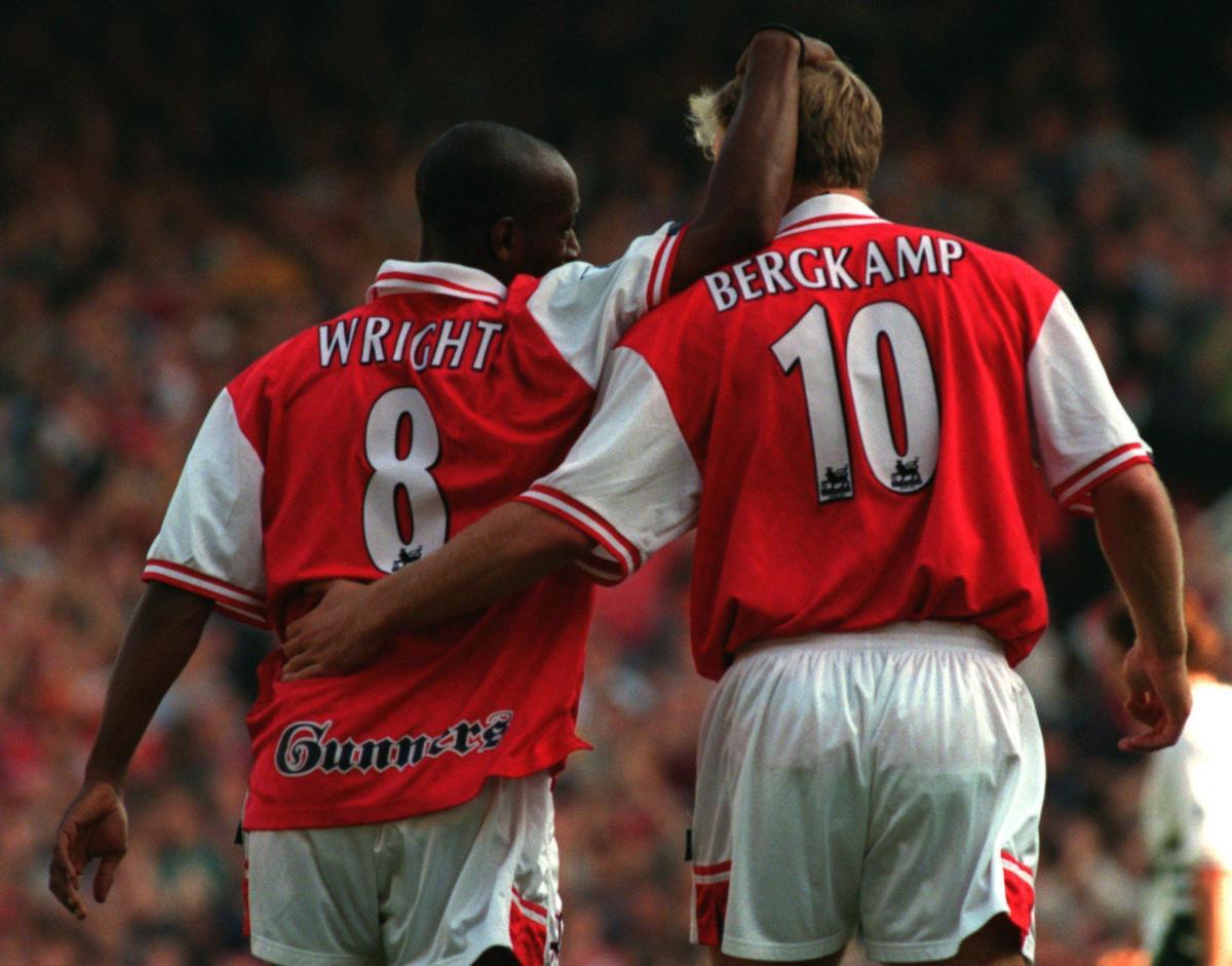 Ian Wright và Dennis Bergkamp