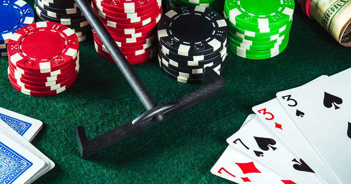 Rake trong Poker là gì và nó ảnh hưởng đến tiền thắng của bạn như thế nào? | Tự nhiên8